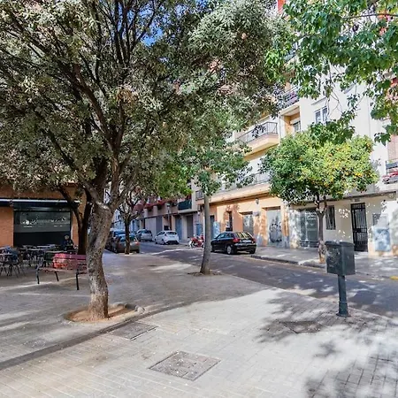 Ciudad Artes Gem: Stylish Near Ruzafa & Appartamento Valenza
