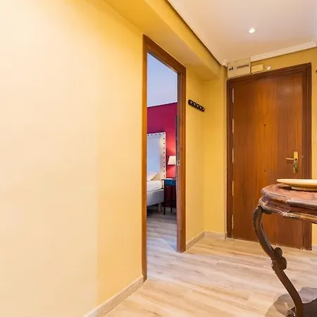 Ciudad Artes Gem: Stylish Near Ruzafa & Appartamento Valenza