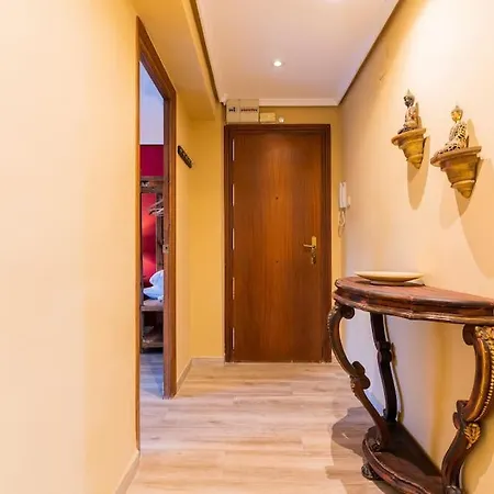 Apartamento Ciudad Artes Gem: Stylish Near Ruzafa & Valencia