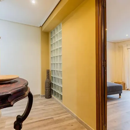 Apartamento Ciudad Artes Gem: Stylish Near Ruzafa & *