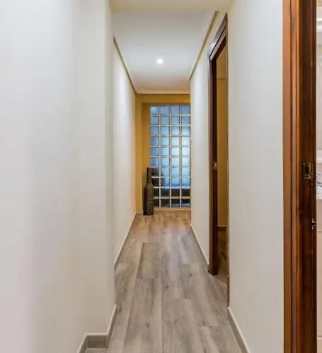 Ciudad Artes Gem: Stylish Near Ruzafa & Apartment *