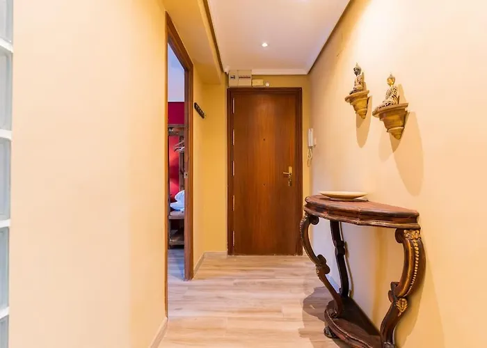 Apartment Ciudad Artes Gem: Stylish Near Ruzafa & Valencia