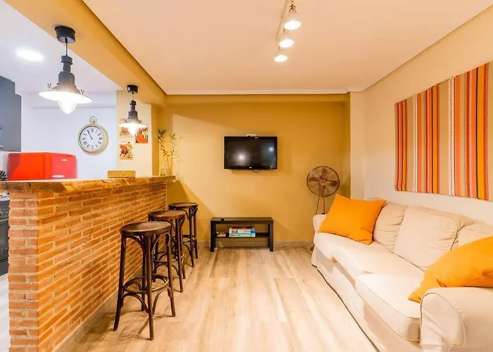 Ciudad Artes Gem: Stylish Near Ruzafa & Apartment *