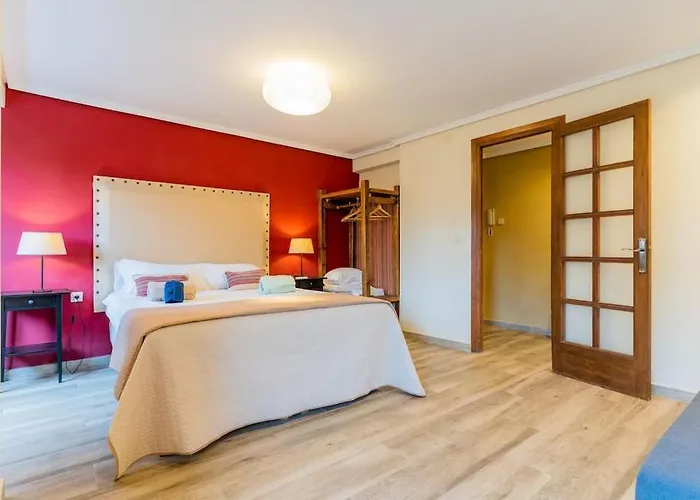 Apartment Ciudad Artes Gem: Stylish Near Ruzafa & Valencia