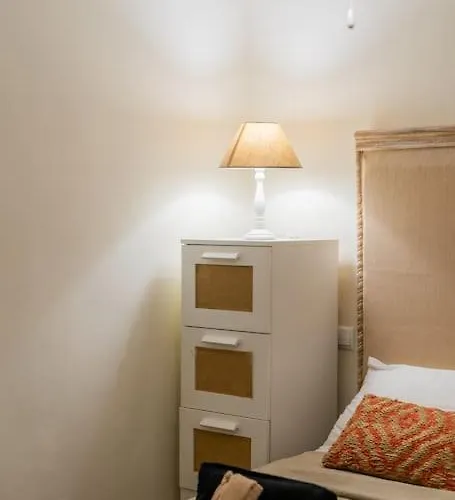 Apartment Ciudad Artes Gem: Stylish Near Ruzafa &
